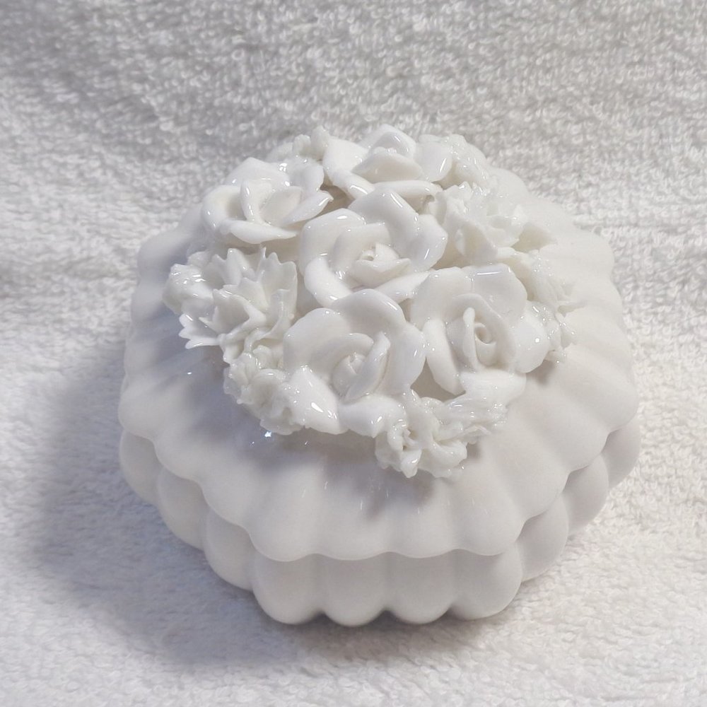 LAST CHANCE! Beautiful Milk Glass Irice Powder Jar